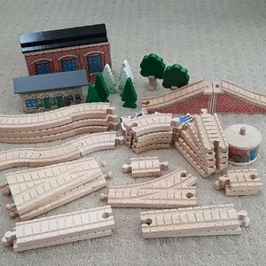 Thomas Wooden Train Track Set with Accessories